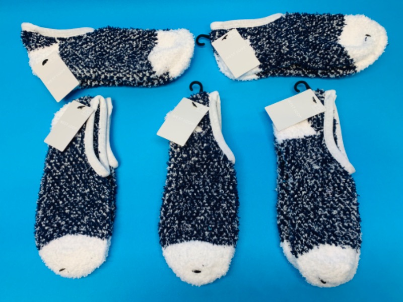 Photo 1 of 259945… 5 pairs of ladies size 4-10 fuzzy socks 