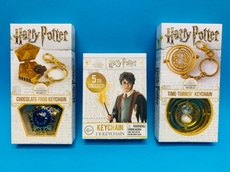 Photo 1 of 259957… 3 Harry Potter keychains 
