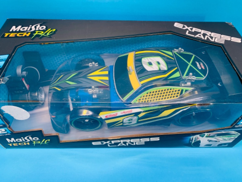 Photo 4 of 259973…Maisto tech RC express lane race car