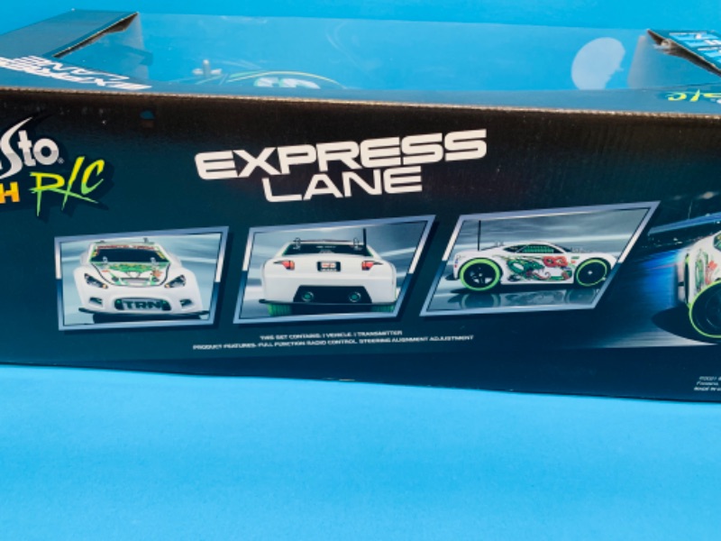 Photo 3 of 259973…Maisto tech RC express lane race car