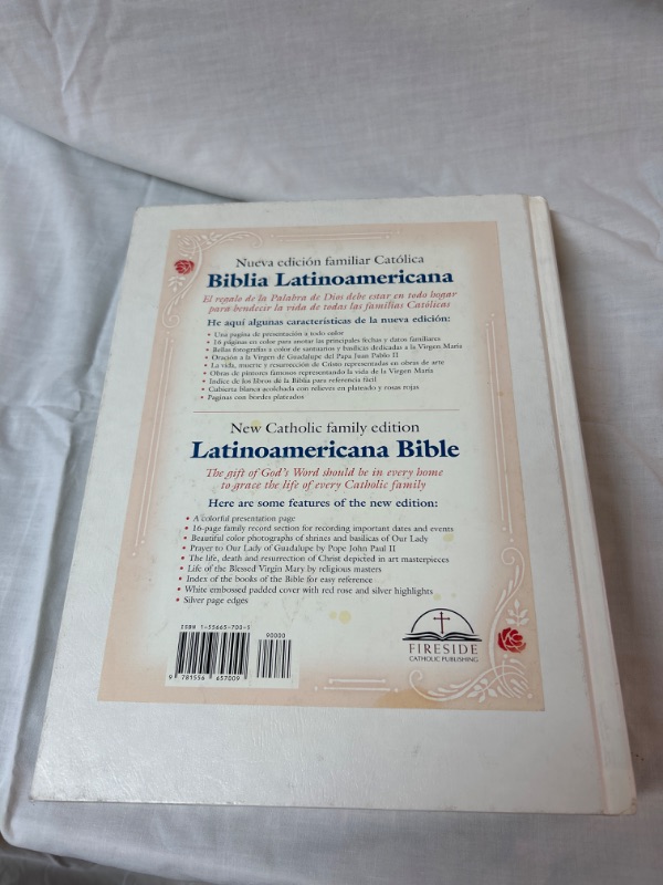 Photo 1 of Sagrada Biblia Latinoamericana in Spanish New Catholic Family Edition Excellent Condition