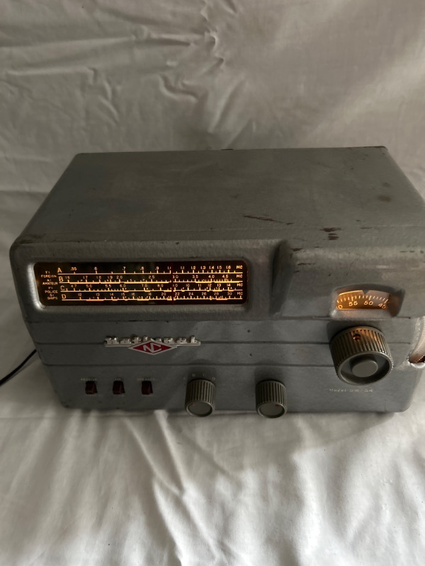 Photo 2 of Vintage national sw-54 shortwave radio lights up and makes static noise