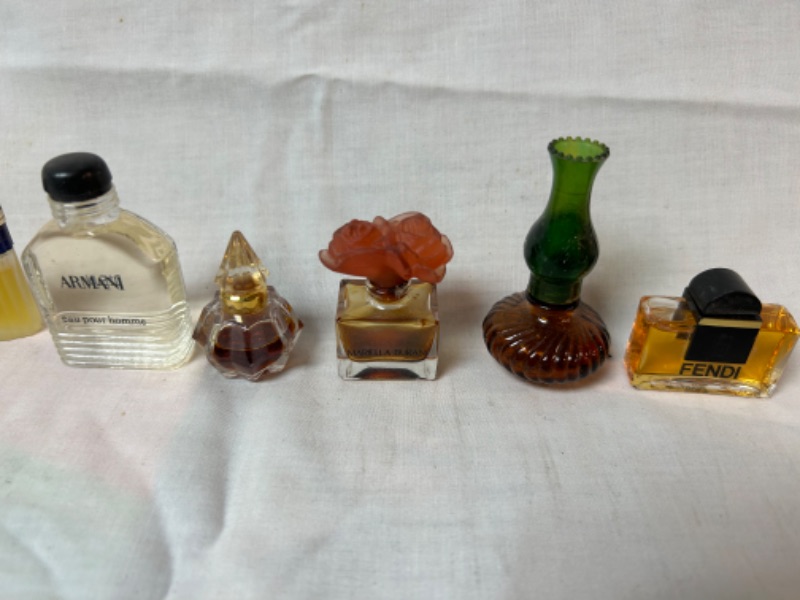 Photo 3 of lot of 10 vintage perfume and cologne bottles