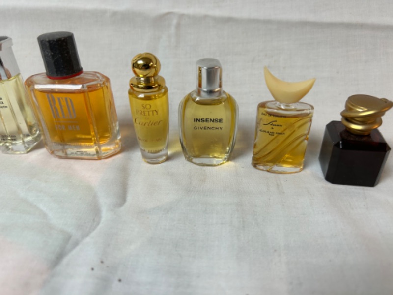 Photo 3 of lot of 10 vintage perfume and cologne bottles