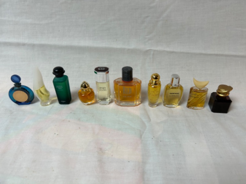 Photo 1 of lot of 10 vintage perfume and cologne bottles