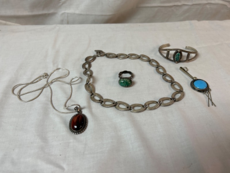 Photo 1 of 5 pieces of jewelry unmarked