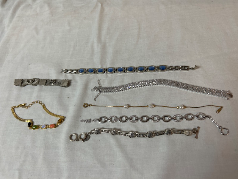 Photo 1 of 7 costume jewelry bracelets 