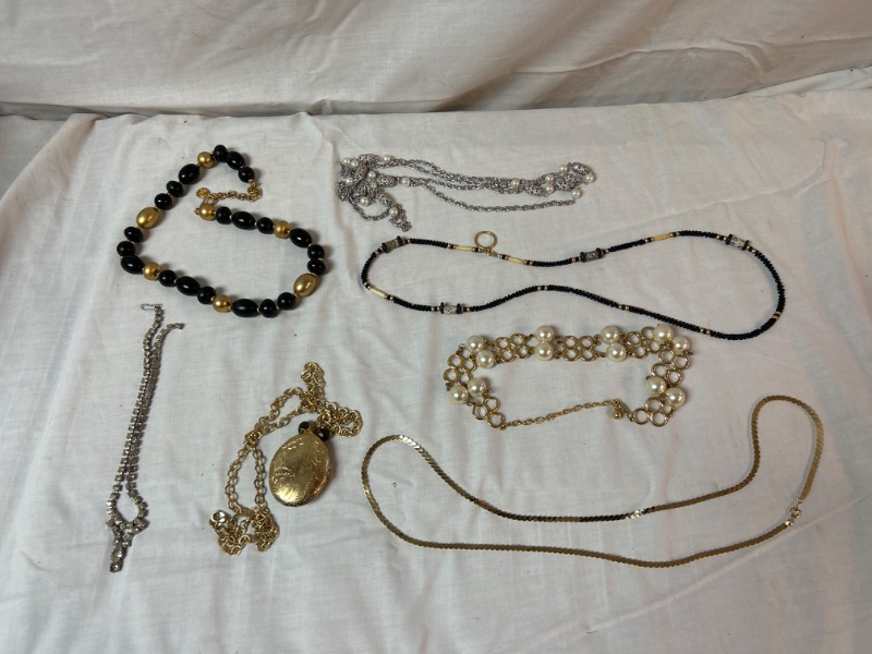 Photo 1 of 7 costume jewelry necklaces