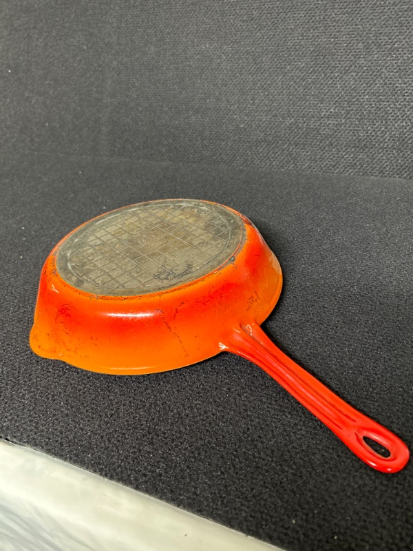 Photo 1 of Flame orange Descoware Belgium Enamel Cast Iron Fry Pan 2 Spout 9" 