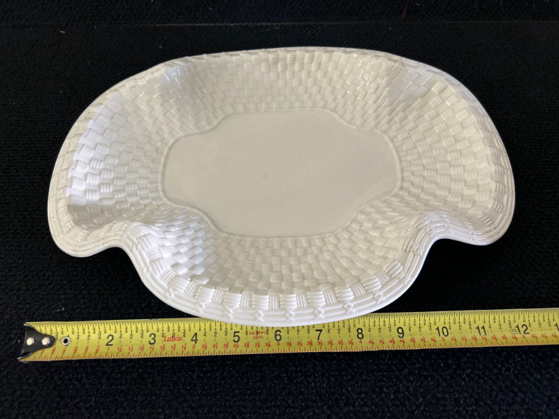 Photo 1 of Spode Imp serving dish bowl with basketweave pattern measures appx 13 x 10.5 inches 