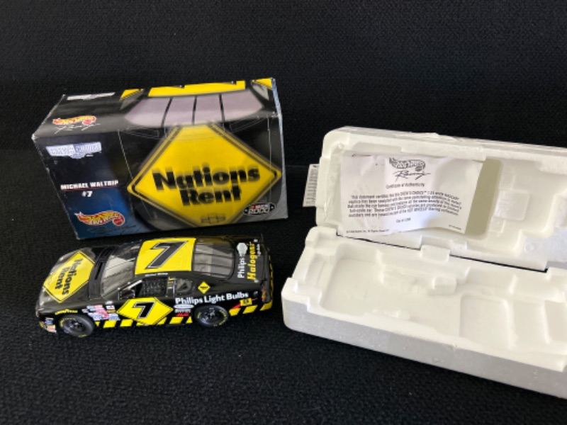 Photo 1 of new in box 1:24 1999 Hot Wheels Nascar 2000 diecast Michael Waltrip 7 measure appx 8 inches long 