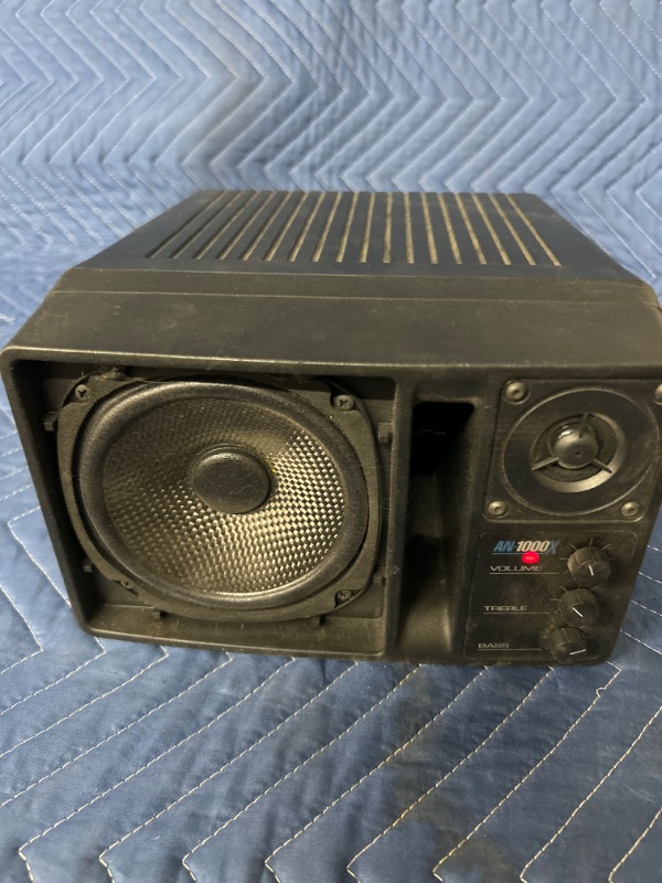 Photo 1 of Anchor Audio AN-1000X Two Way Powered Monitor Portable Speaker