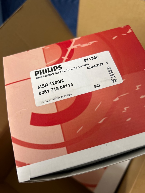 Photo 2 of PHILIPS MSR 1200/2 BROADWAY HALIDE LAMPS PACK OF 3 NEW IN BOX