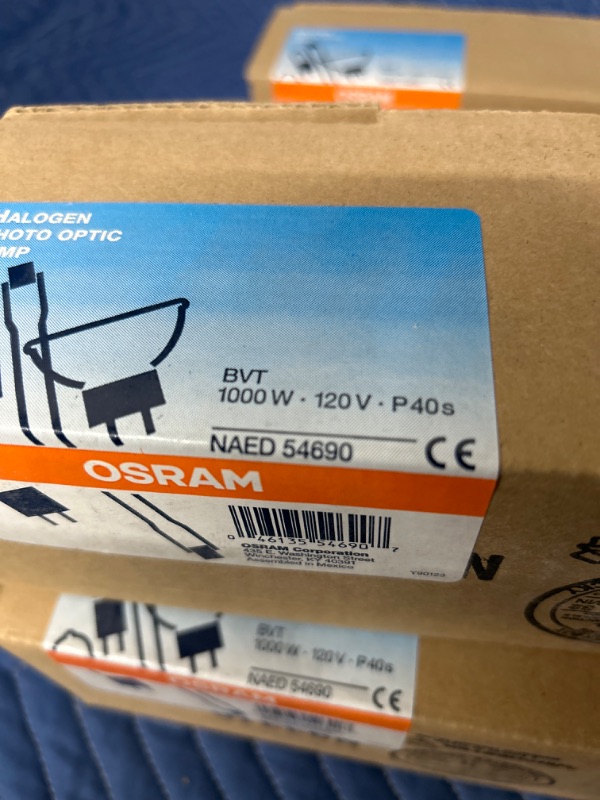 Photo 2 of lot of 4 new in box Osram 54690 BVT 1000W 120V P40s Halogen Photo Optic Lamp