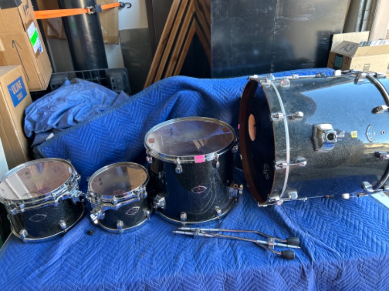 Photo 1 of Tama starcaster drum set includes 4 drums very nice condition dusty from warehouse 