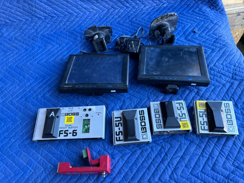 Photo 1 of 3 Boss FS-5U pedals and 2 Lilliput 8" VGA monitors and one broken Boss Fs-6