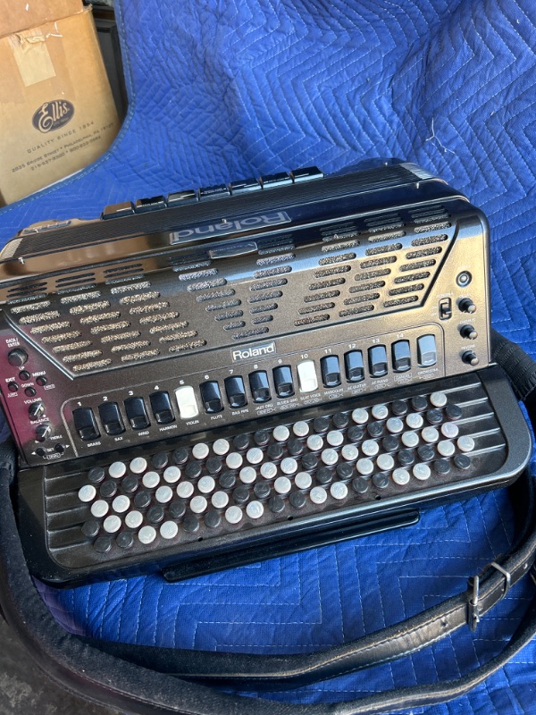 Photo 1 of Roland FR-5b V-Accordion untested 