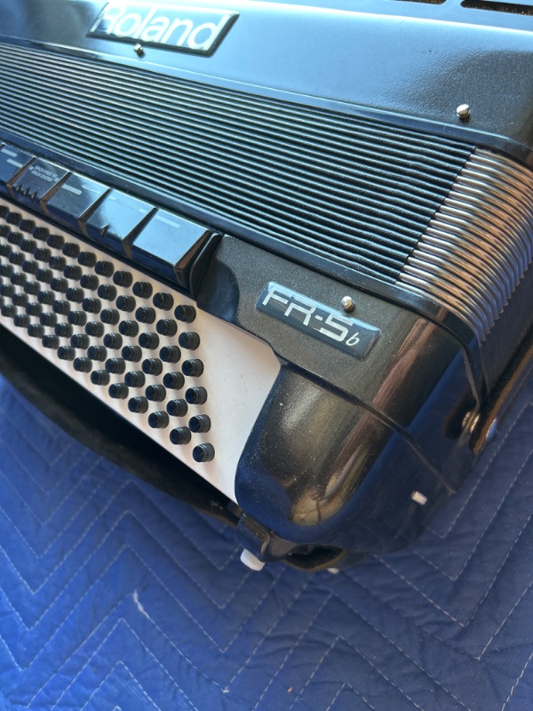 Photo 3 of Roland FR-5b V-Accordion untested 