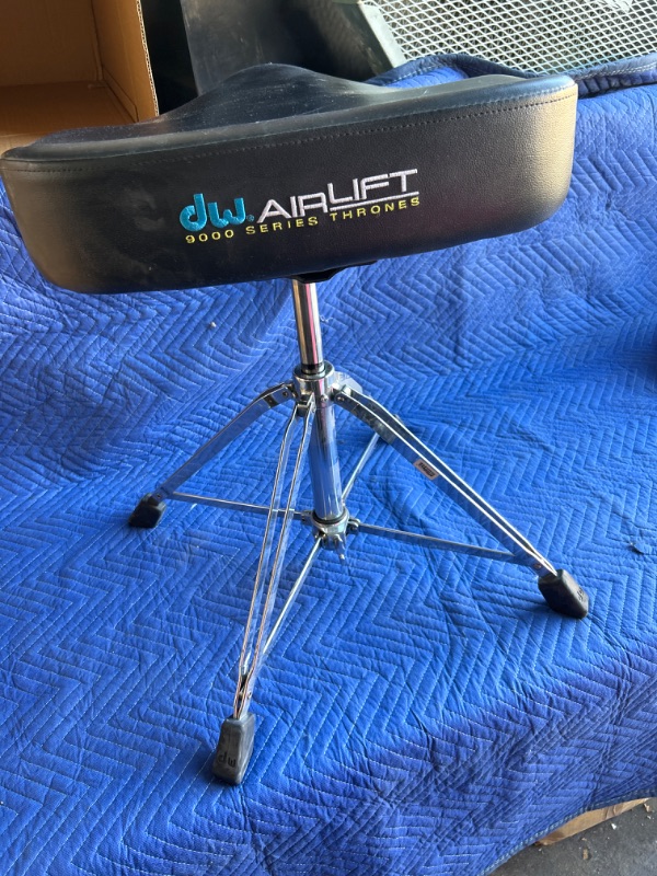 Photo 1 of DW Airlift 9000 series drum Throne has some tape glue residue on it 