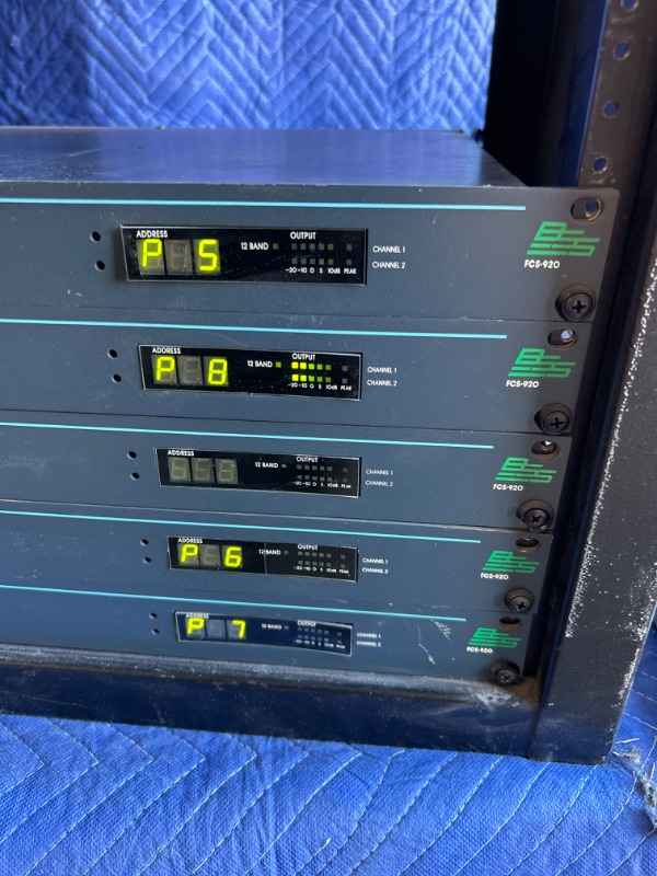 Photo 2 of Set of 5 BSS FCS-920 Varicurve dual equalizer/analyser in rack mount case 22 x28 x 15" lights up no further testing done, One unit does not power on. 