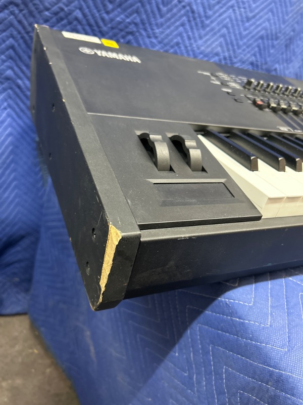 Photo 3 of Yamaha MOTIF XF8 Synthesizer Workstation 88 Weighted Key Keyboard powers on no further testing done has some chips on side