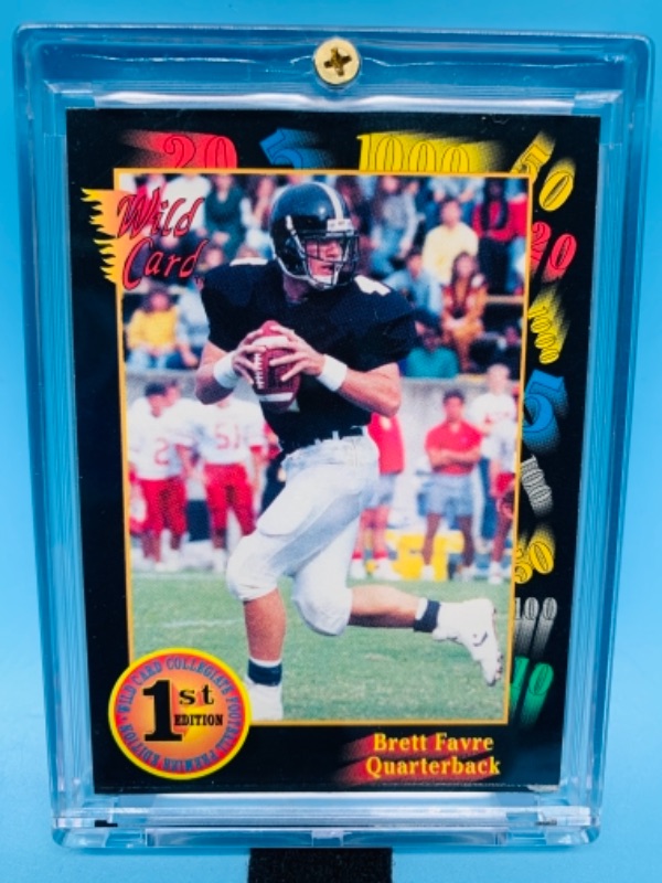 Photo 1 of 277723… wild card 1991 Brett Favre rookie card 119 in  hard plastic case