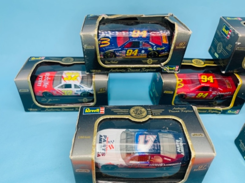 Photo 3 of 277791…7 Revell 1:54 scale cars in original packages 