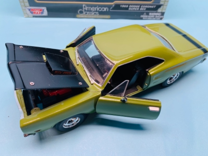 Photo 2 of 277813…8” American classics 1:24 scale die cast Dodge coronet super Bee car in original box