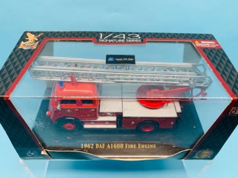 Photo 3 of 277814…1962 DAF A1600 fire engine 1/43 scale die cast with display box in original box 