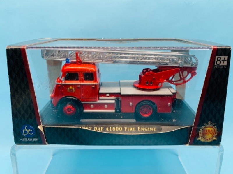Photo 2 of 277814…1962 DAF A1600 fire engine 1/43 scale die cast with display box in original box 