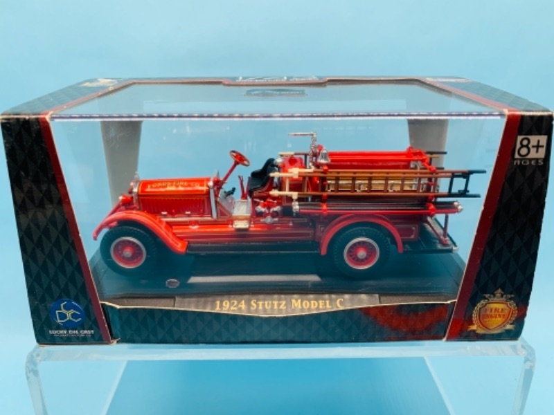 Photo 1 of 277815…1924 stutz model c 1/43 scale die cast fire engine with display box in original box 