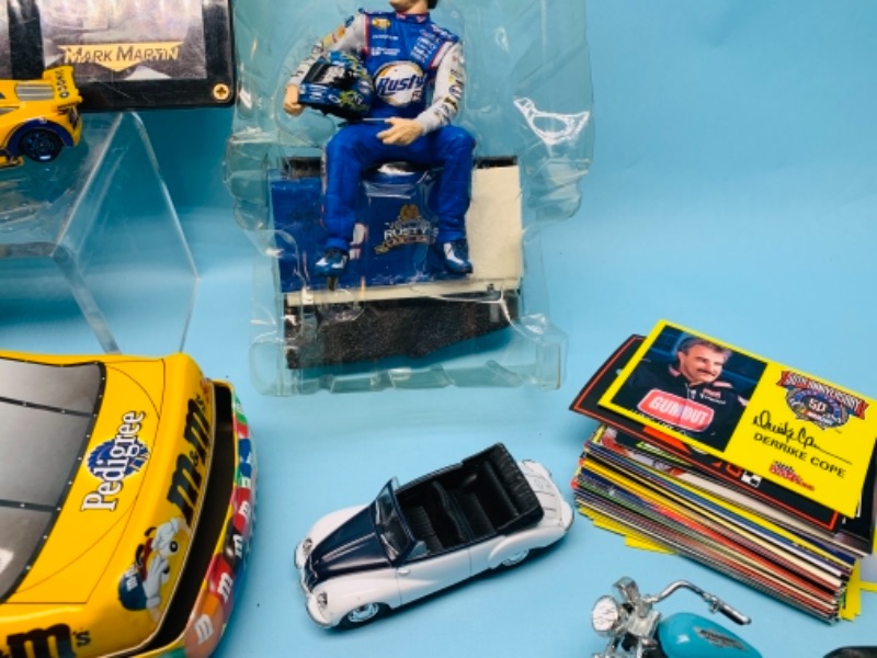 Photo 5 of 277824…nascar collectibles and  loose die casts 