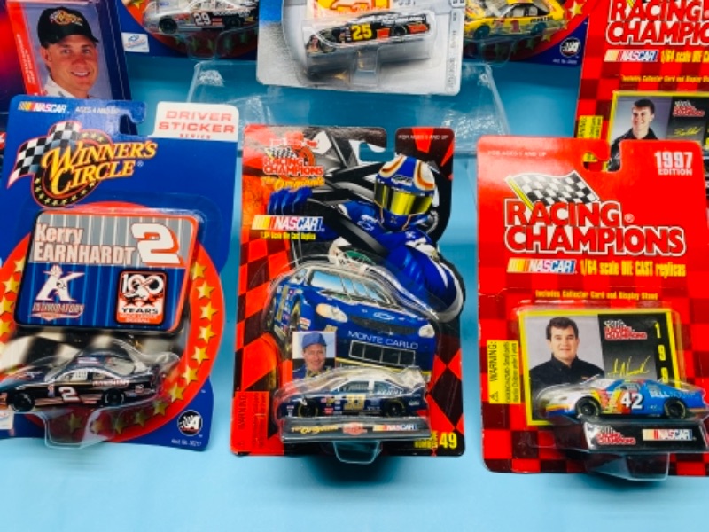 Photo 3 of 277827…8 NASCAR diecast collectibles in original packages