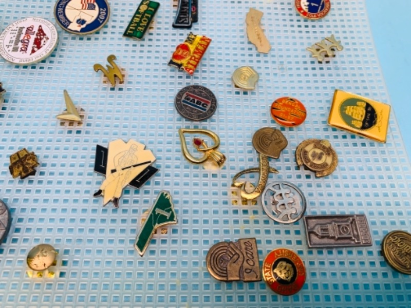 Photo 4 of 277877…45 vintage pins