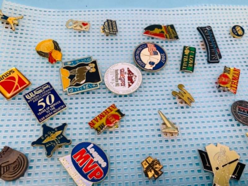 Photo 2 of 277877…45 vintage pins