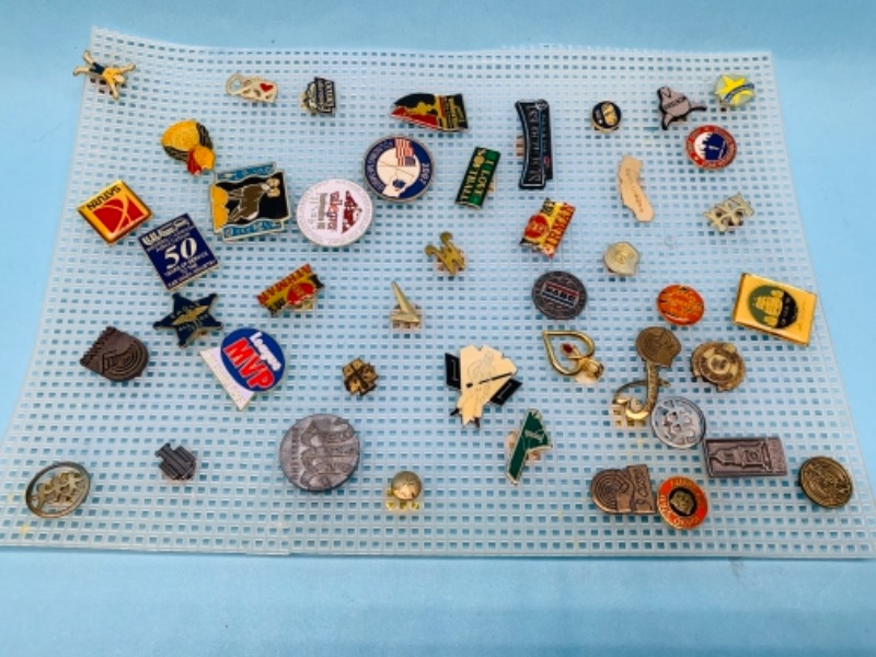 Photo 1 of 277877…45 vintage pins