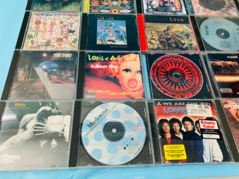 Photo 1 of 277878…30 music cd’s in cases 