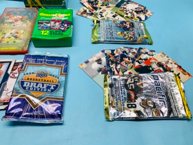 Photo 2 of 277886…sports collectible cards, games, and figures 