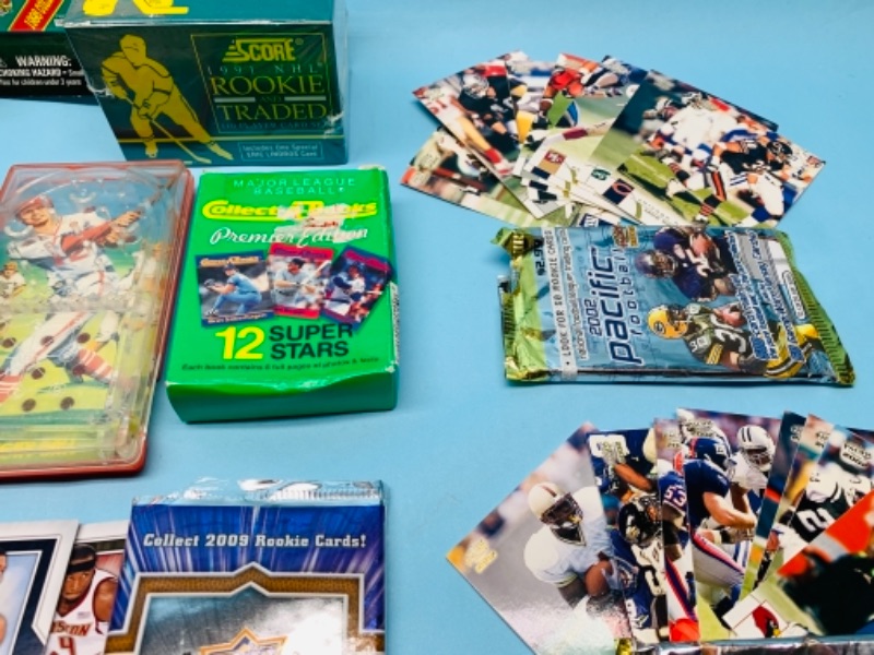 Photo 1 of 277886…sports collectible cards, games, and figures 