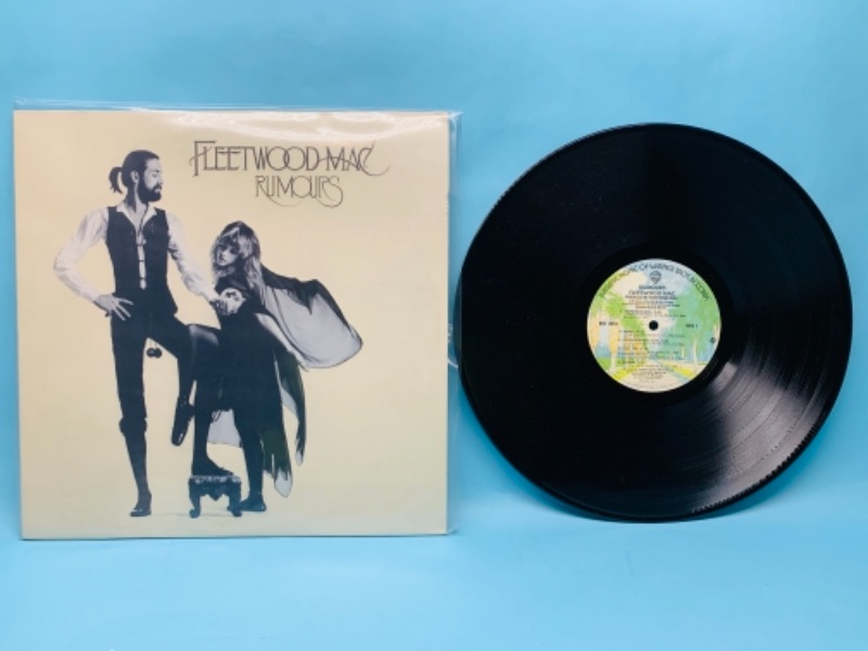 Photo 1 of 277897…great condition 1977 Fleetwood Mac rumours vinyl record in plastic sleeve