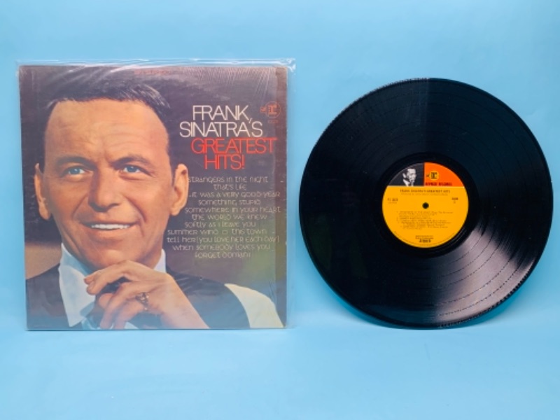 Photo 1 of 277898…great condition frank Sinatra’s greatest hits vinyl record in plastic sleeve 