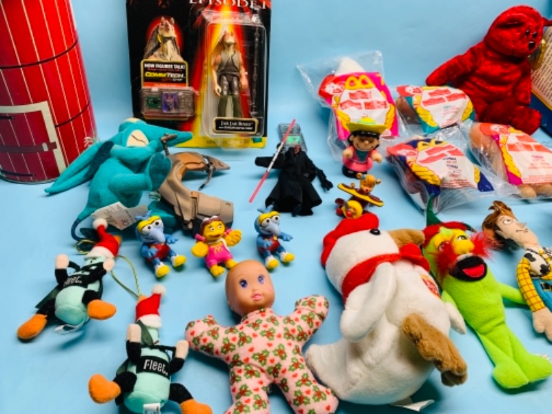 Photo 1 of 277901…kids toys- sealed McDonald’s happy meal, Star Wars, plush and plastic variety 