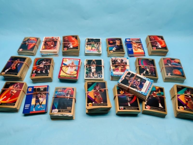 Photo 2 of 277906…mixed basketball trading cards 