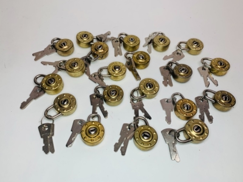 Photo 2 of 278028…20 mini locks for luggage, dairy, or briefcase with keys 