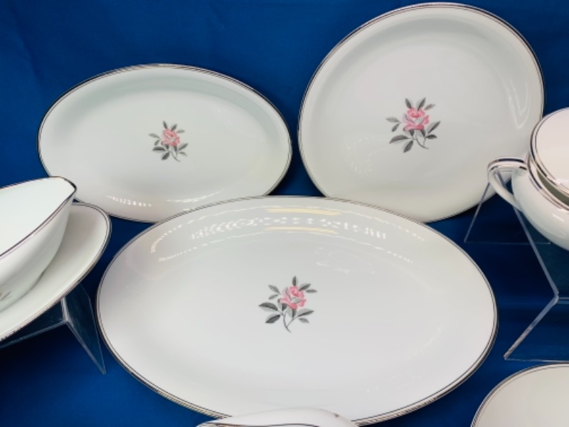 Photo 4 of 278039…9 pcs. noritake Rosales 5790 Japan serving platter, bowls, gravy boats, s and p shakers, and lidded bowl 