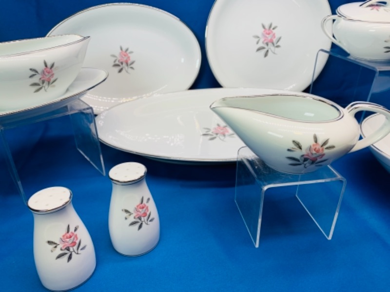 Photo 3 of 278039…9 pcs. noritake Rosales 5790 Japan serving platter, bowls, gravy boats, s and p shakers, and lidded bowl 