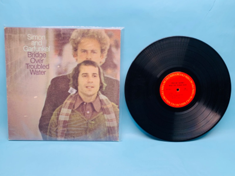 Photo 1 of 278089… vinyl Simon and Garfunkel record in great condition for age in plastic sleeve