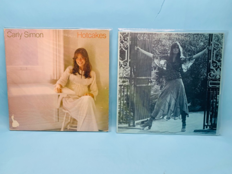 Photo 1 of 278110…2 vinyl Carly Simon records in great condition for age in plastic sleeves 