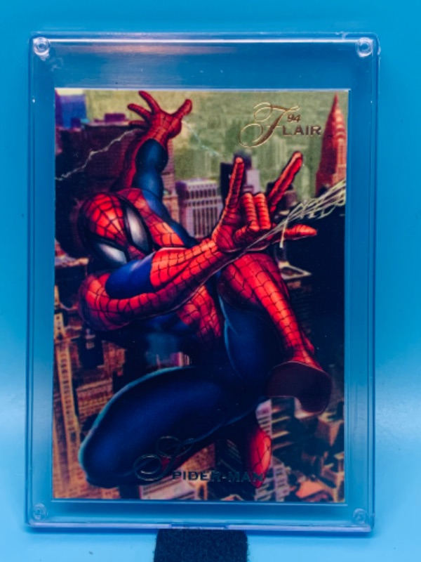 Photo 1 of 278159…1994 flair amazing Spider-Man #1 card 5 in hard plastic case