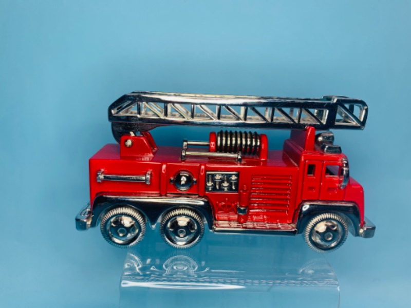 Photo 3 of 278189…fossil mini 4” die cast fire truck clock 